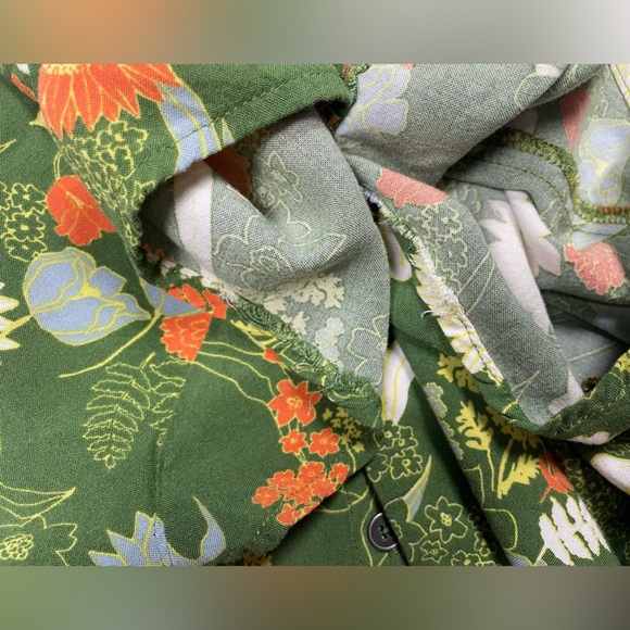 ModCloth Floral Tie-Front Button Down Blouse โ Size L - Picture 11 of 11